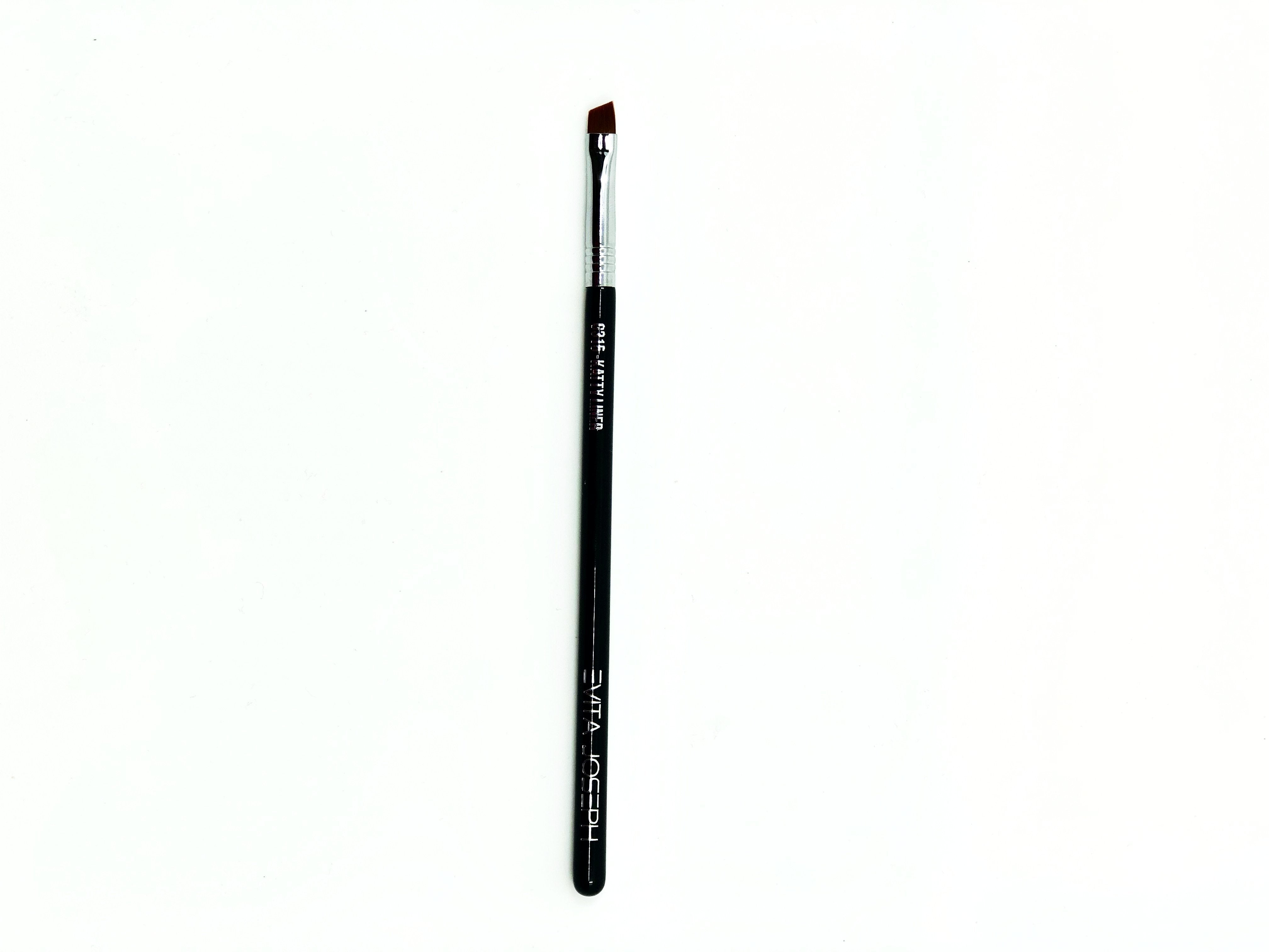 Best Eyeliner Brush | Evita Joseph